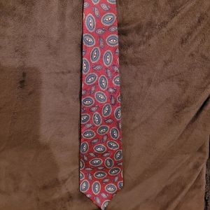 Geoffrey Beene 100% silk tie